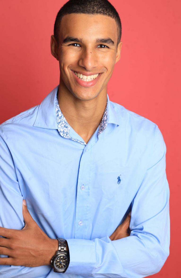 model-Yonis.-3957